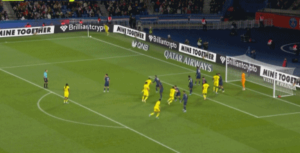 法甲赛报:姆巴佩哑火 穆瓦尼替补上场破门 巴黎主场2-1险胜南特