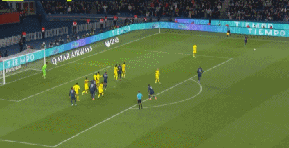 法甲赛报:姆巴佩哑火 穆瓦尼替补上场破门 巴黎主场2-1险胜南特