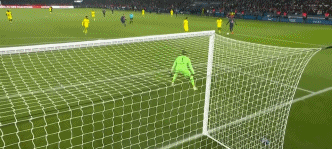 法甲赛报:姆巴佩哑火 穆瓦尼替补上场破门 巴黎主场2-1险胜南特