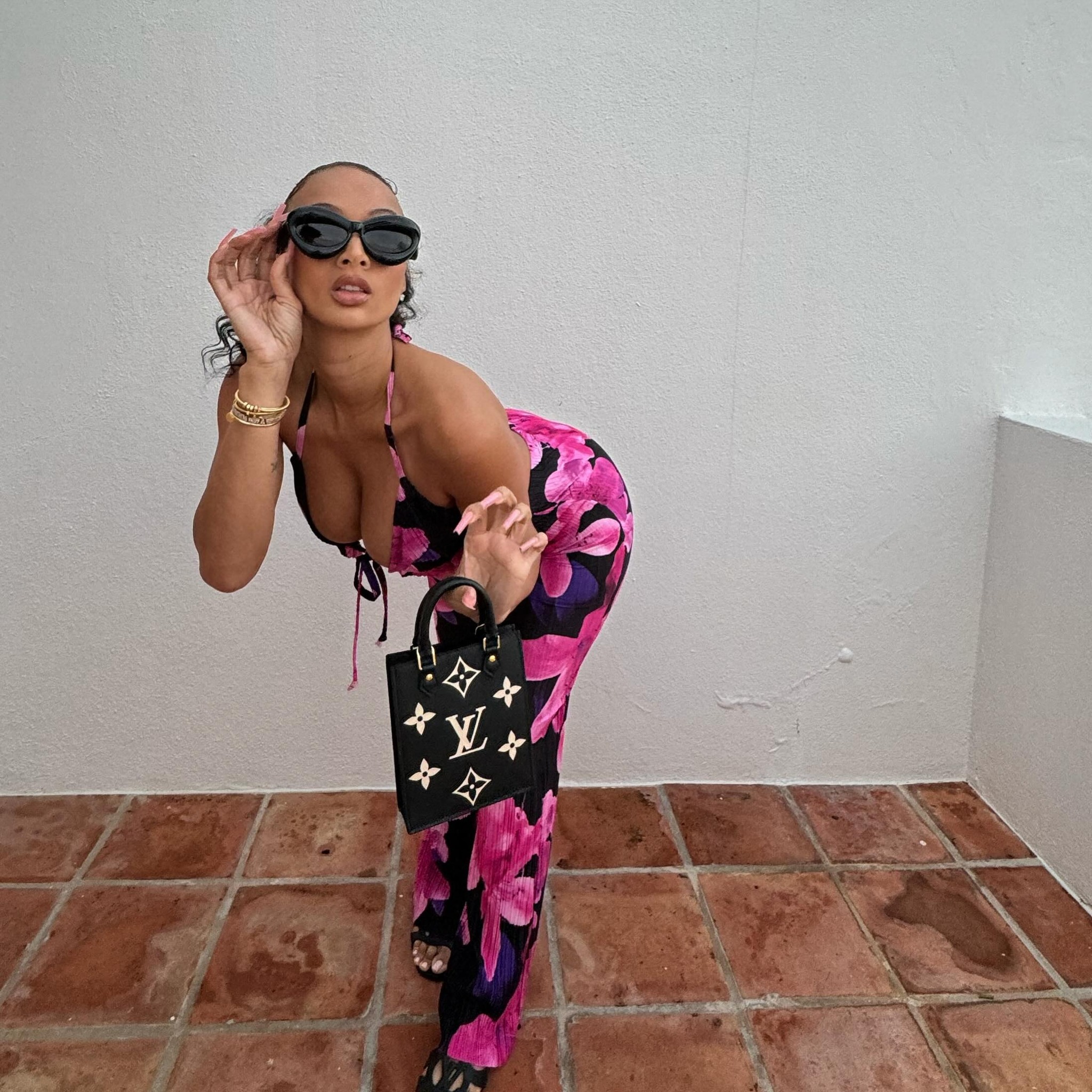 👀杰伦-格林和女友年龄差17岁!两人回应:不在乎 爱就是爱!