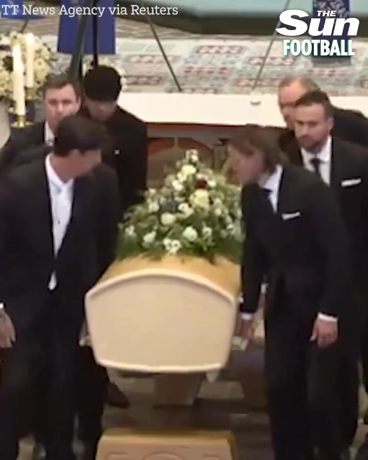 名帅埃里克森葬礼昨日举行,贝克汉姆现身大教堂送别