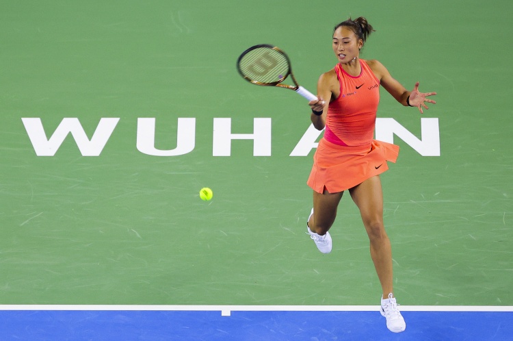 郑钦文:第一盘我有机会但是没能破发 一开始我的肚子有点不舒服