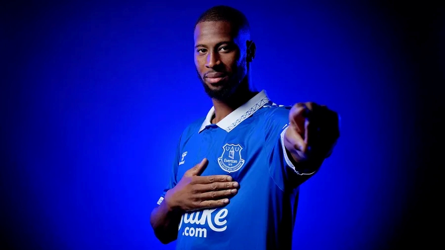 罗马有意在明年1月求购埃弗顿前锋贝托,中间人称球员可能离队