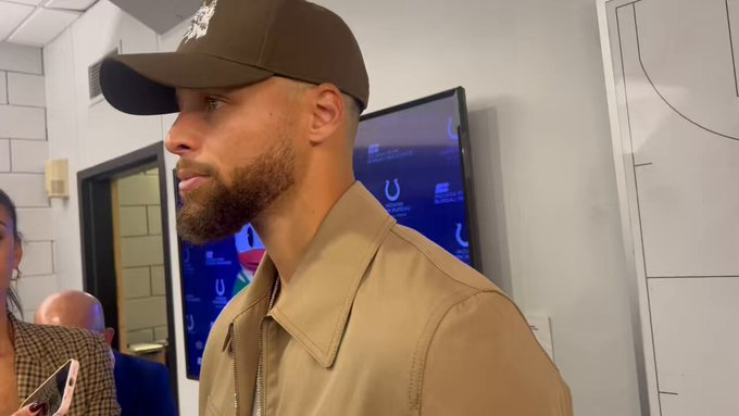 🎤库里:手感不好时就不要拖累球队 不认为打12人轮换有什么问题